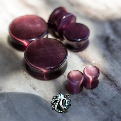 Lilac Purple Cat Eye Plugs, Double Flared Pair Glass Plugs for Stretched Ears 70 Knot