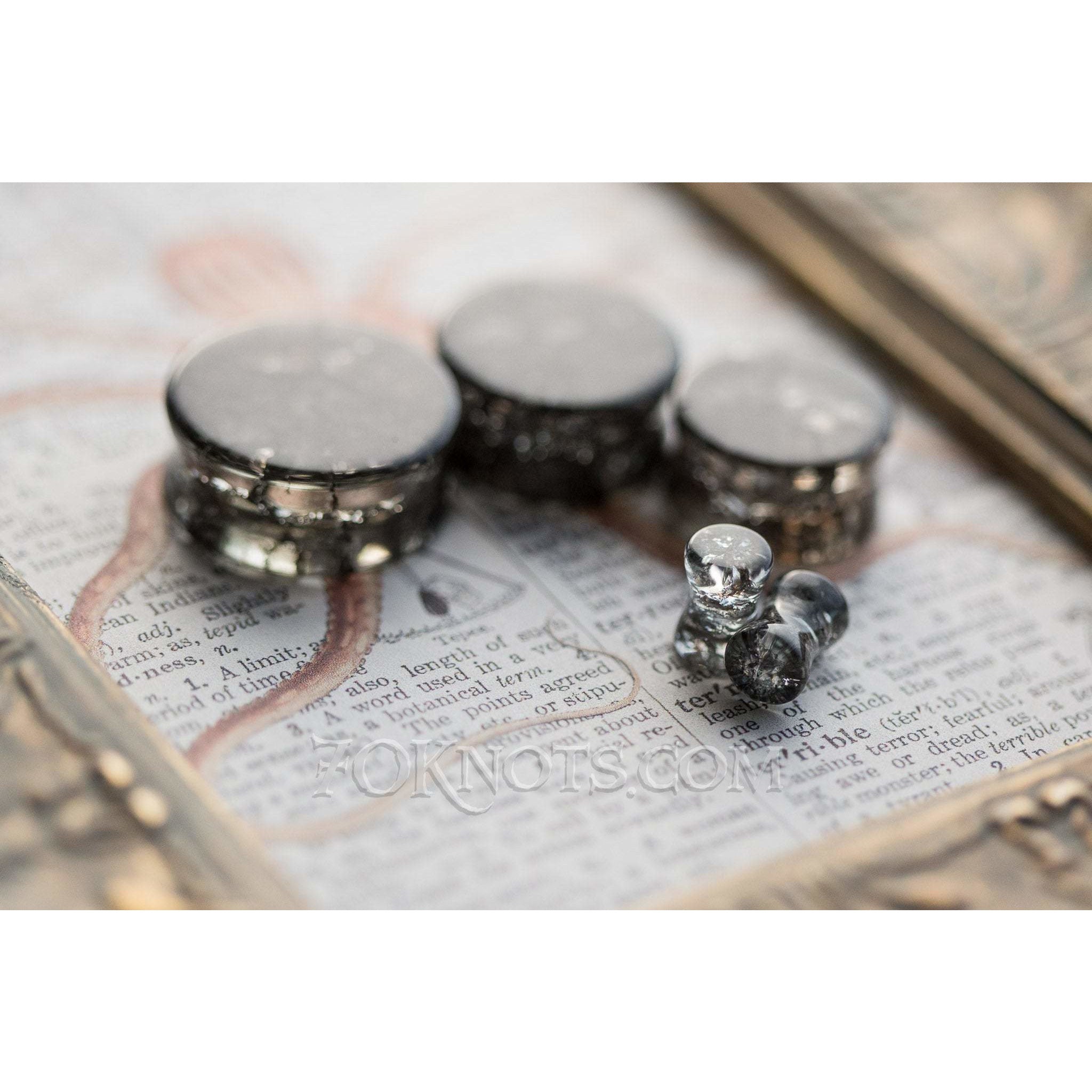 Black Cracked Glass Double Flared Plugs, Pair - 70 Knots